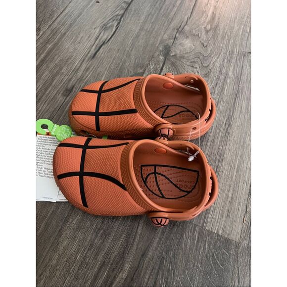 Crocs Classic Basketball Clog Unisex Kids Sandals - Picture 2 of 5